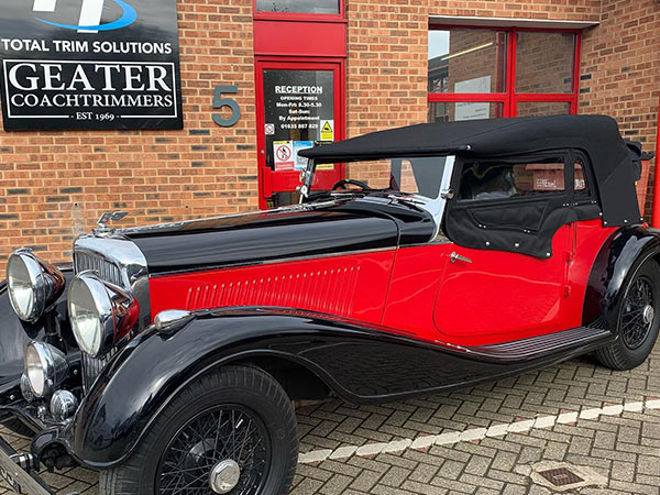 Derby Bentley new hood - Geater Coach Trimmers covering Berkshire, Hampshire, Wiltshire, Hertfordshire, Buckinghamshire and West Sussex